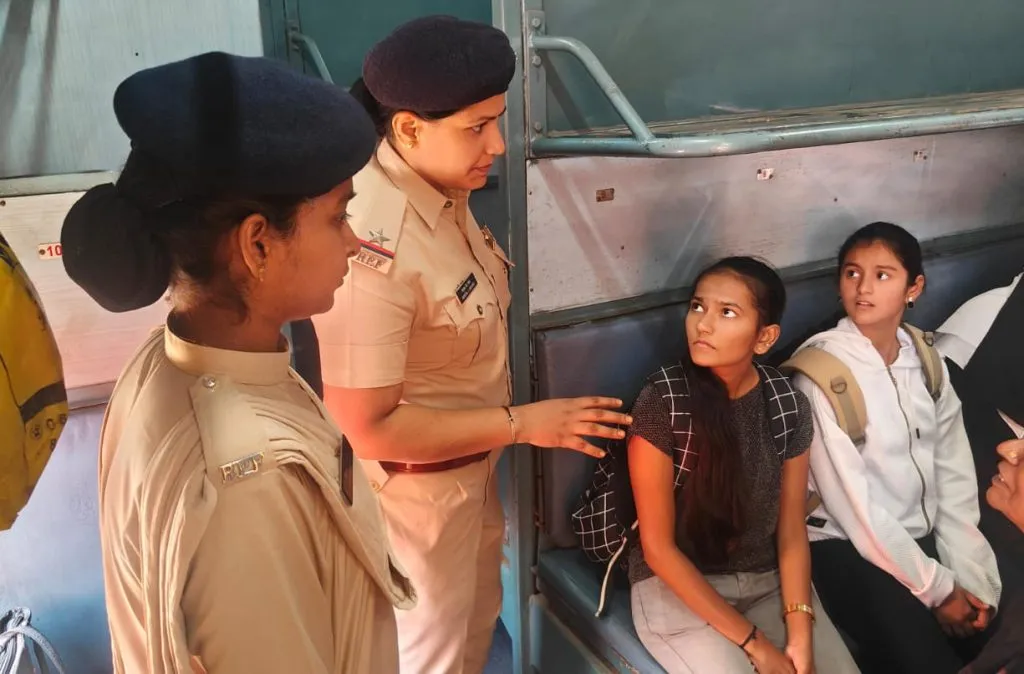 ‘मेरी सहेली’मुळे महिलांचा रेल्वे प्रवास सुरक्षित 'Meri Saheli' makes train travel safer for women