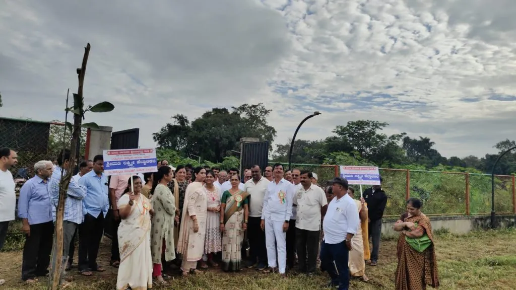 Minister Hebbalkar visits Kumaraswamy Layout