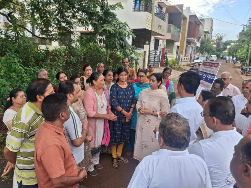 Minister Lakshmi Hebbalkar inspects development works in Kumaraswamy Layout