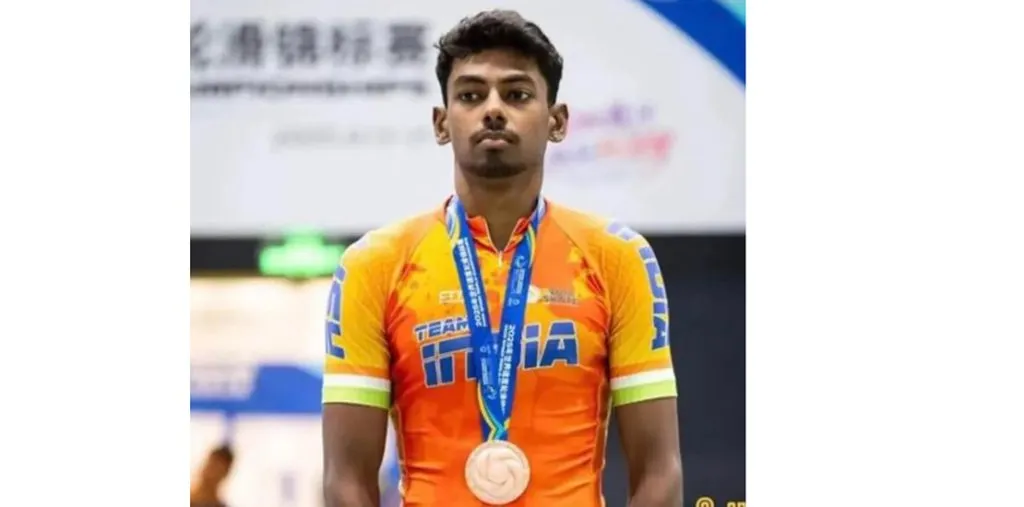 Anand Kumar Velakumar wins historic gold