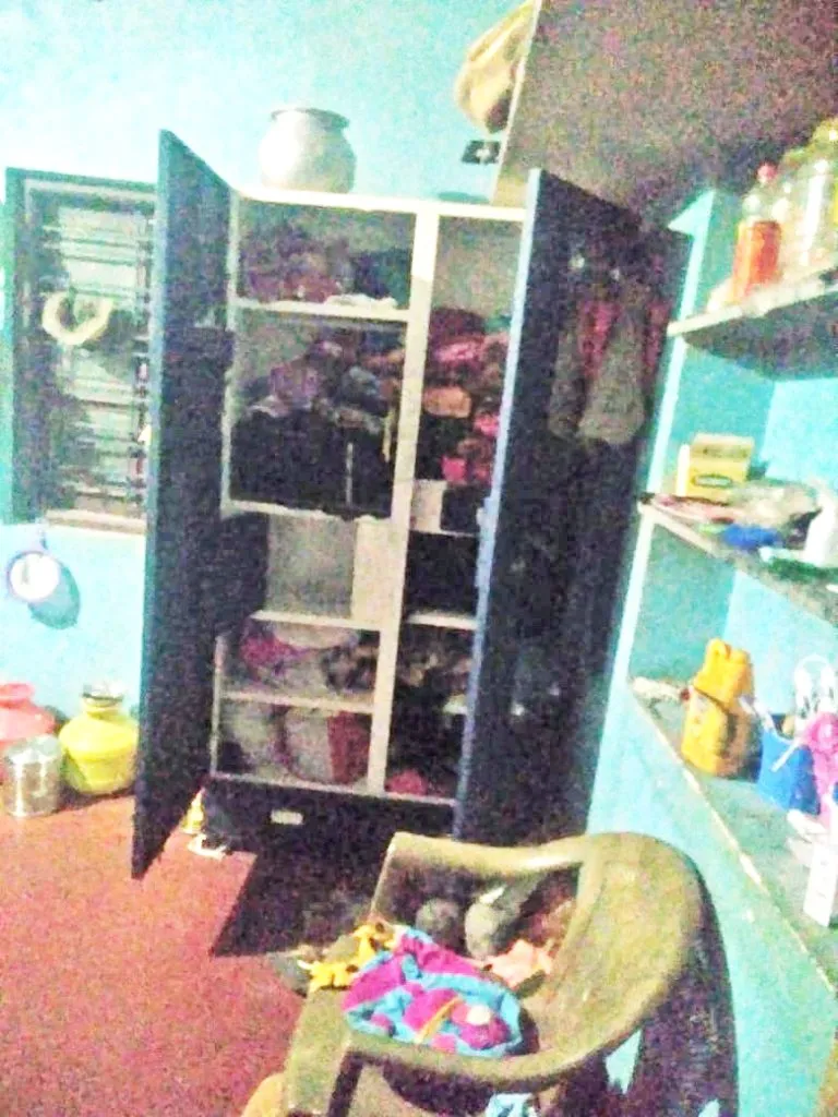 Burglary in broad daylight in Navage