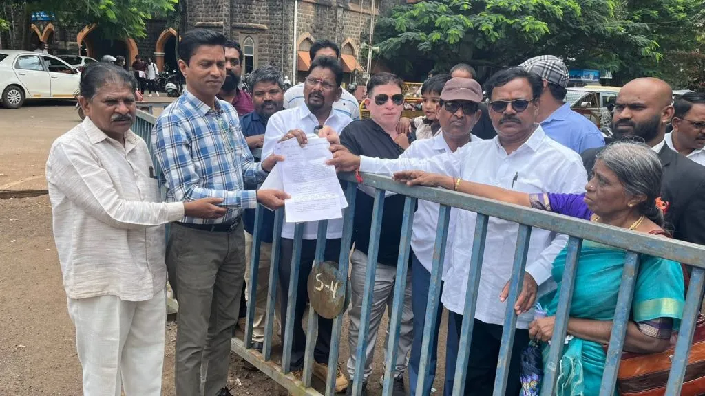 नायक वाल्मिकी समाजाच्या आरक्षणाला धक्का पोहोचवू नका Don't hurt the reservation of the hero Valmiki community.