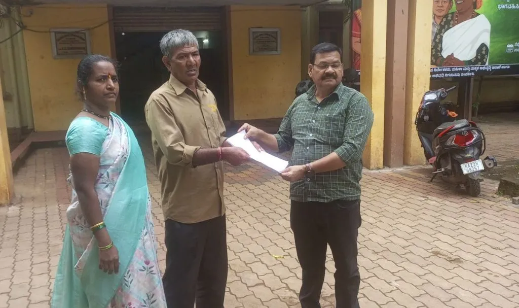 किणयेमधील वॉटरमॅनची पीडीओविरोधात तक्रार Waterman in Kinaye files complaint against PDO