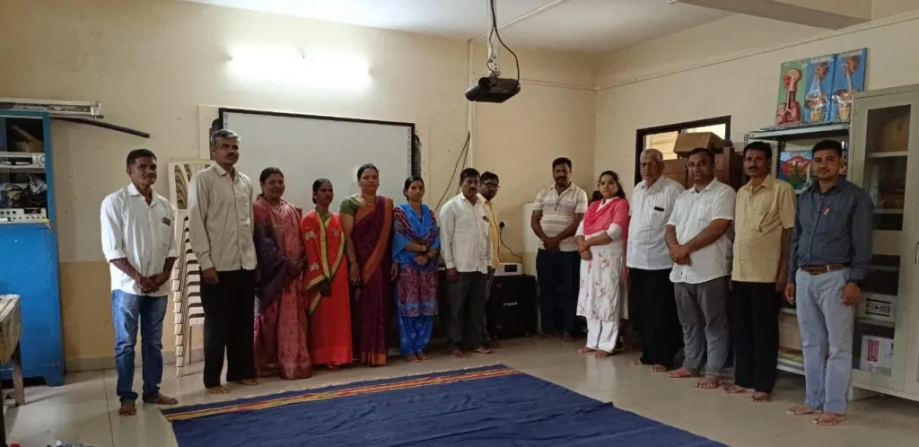 Gunji Marathi school in the grip of problems