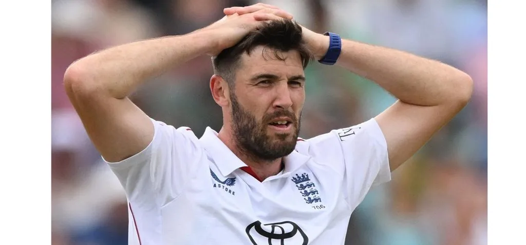 ओव्हरटन घेणार बेमुदत ‘कसोटी ब्रेक’ Overton to take indefinite 'test break'