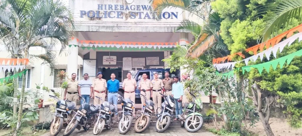 motorcycles worth Rs 4 lakh seized from two adamant motorcycle thieves