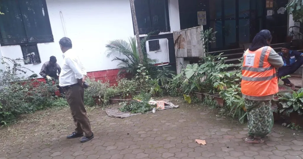 Municipal Corporation conducts cleanliness drive in Kannada Sahitya Bhavan premises