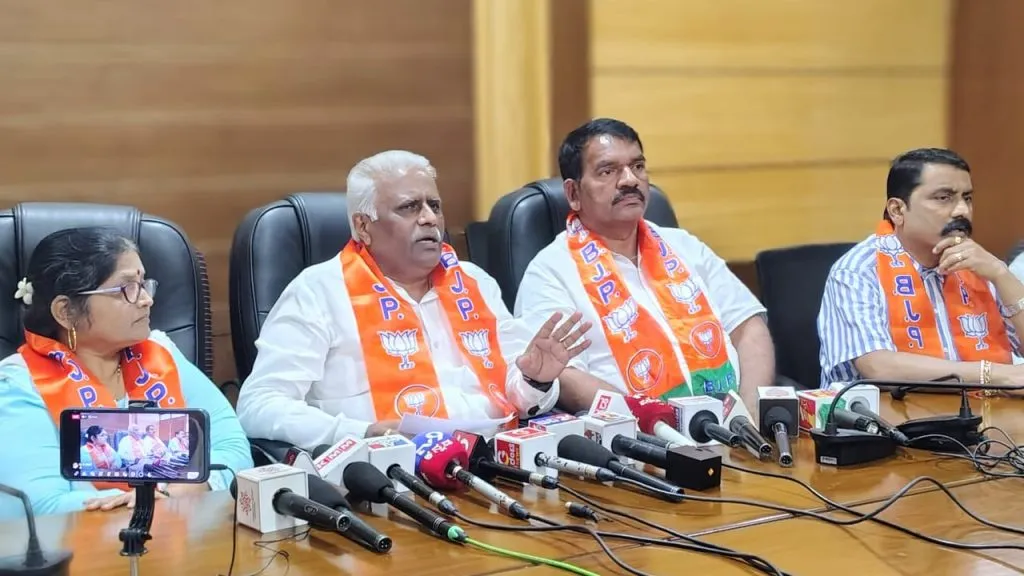 Citizens are misled by caste-wise census