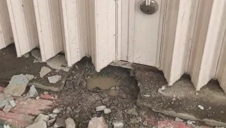 कोरेगावात ज्वेलर्स फोडण्याचा प्रयत्न Attempt to break into a jeweller's shop in Koregaon