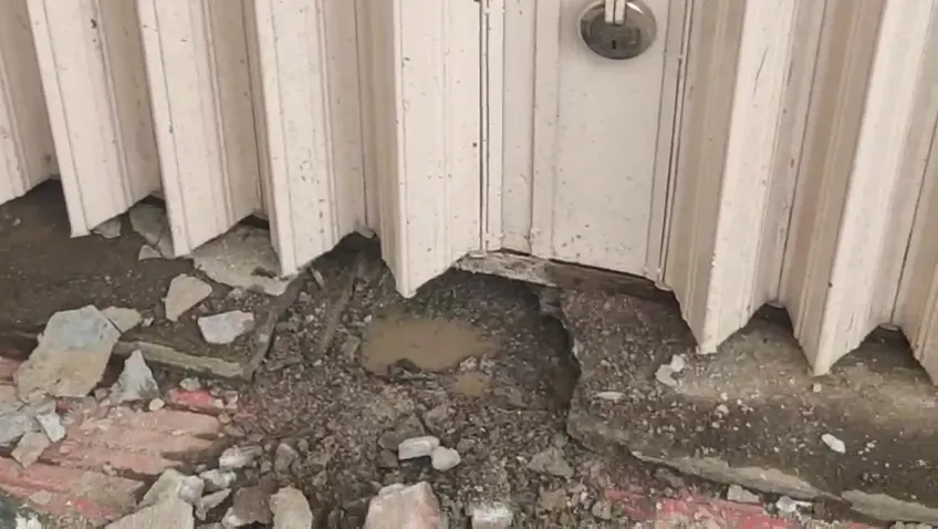 Attempt to break into a jeweller's shop in Koregaon