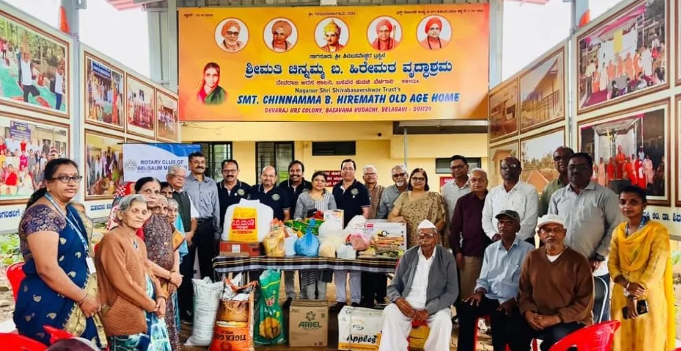 रोटरी क्लब मिडटाऊनतर्फे वृद्धाश्रमाला मदत Rotary Club Midtown provides assistance to old age home