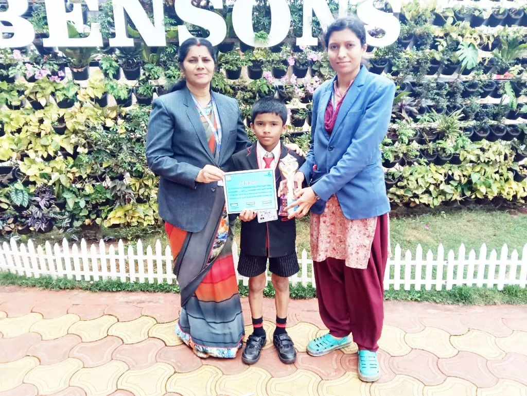 जलतरण स्पर्धेत वेदांत मिसाळेचे यश Vedant Misale's success in swimming competition