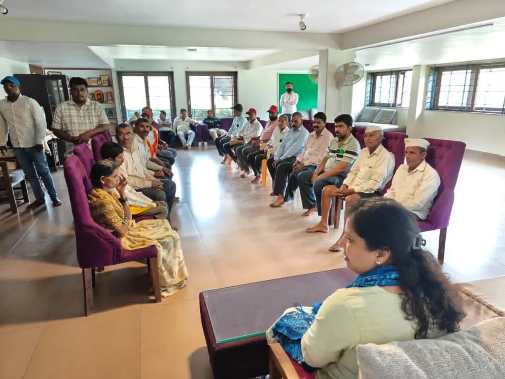 Family members file complaint with Anjali Nimbalkar in Manikwadi murder case