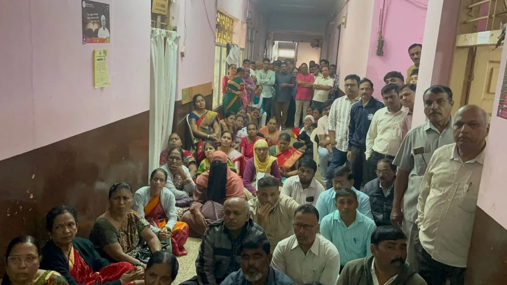 दिव्यांग, आजारी शिक्षकांना जनगणनेतून वगळा Exclude disabled, sick teachers from the census