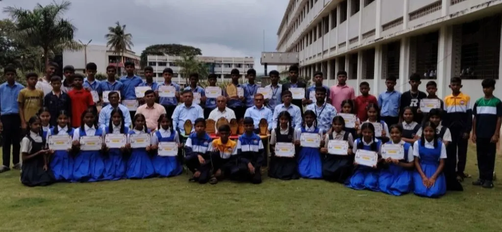 खानापूर मराठा मंडळ हायस्कूलचे यश Success of Khanapur Maratha Mandal High School