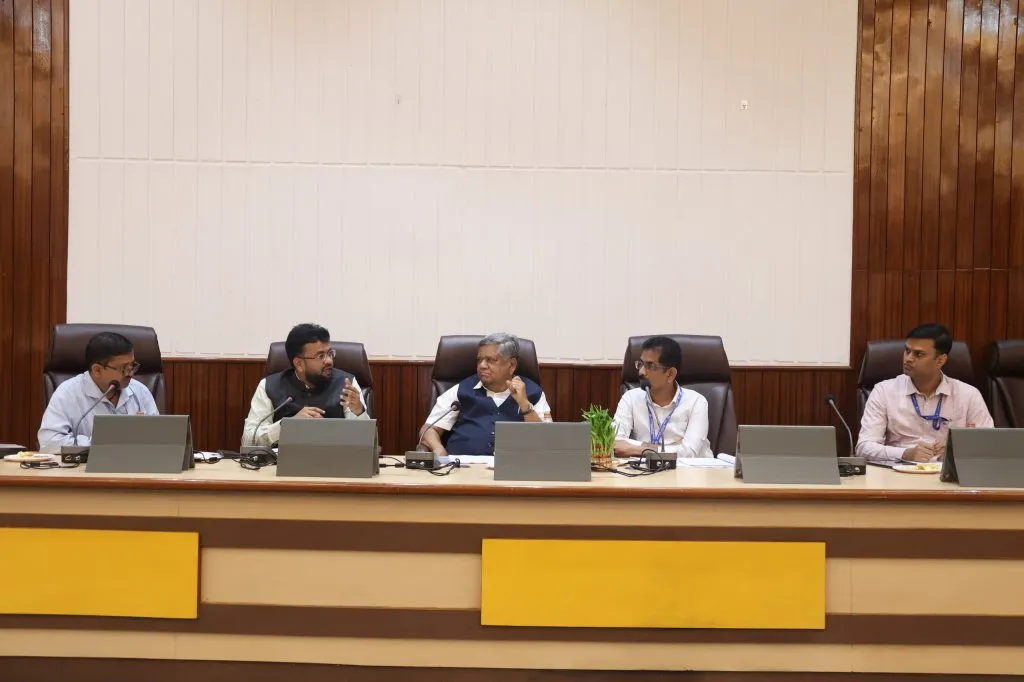 Banks should immediately clear pending applications