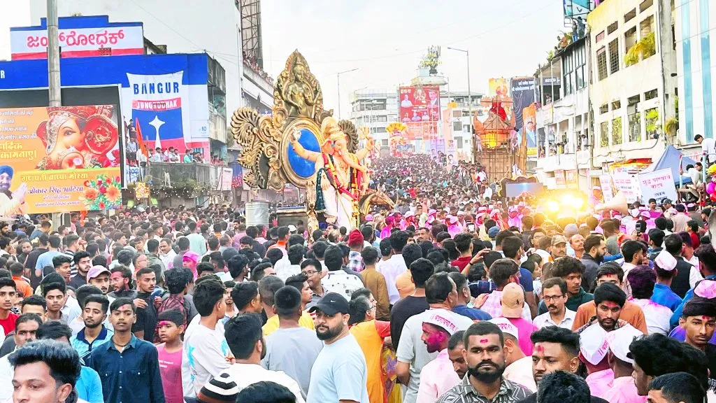 Farewell to Bappa with devotion