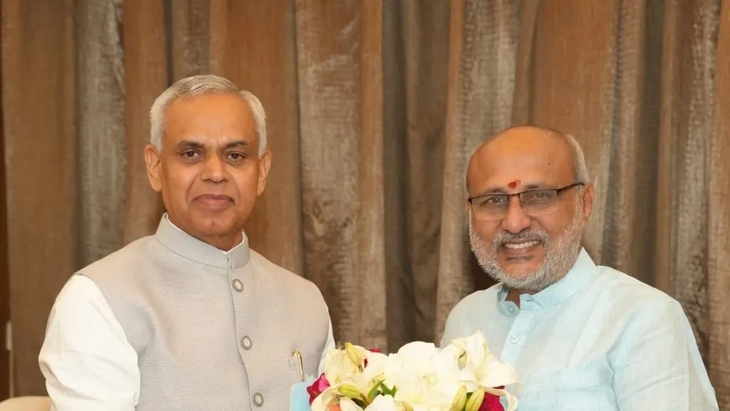 गुजरातच्या राज्यपालांकडे महाराष्ट्राचा अतिरिक्त प्रभार Gujarat Governor gets additional charge of Maharashtra