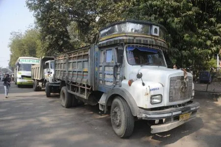 अवजड वाहतुकीने नुकसान झाल्यास भरपाई Compensation will be given if damage is caused by heavy vehicles