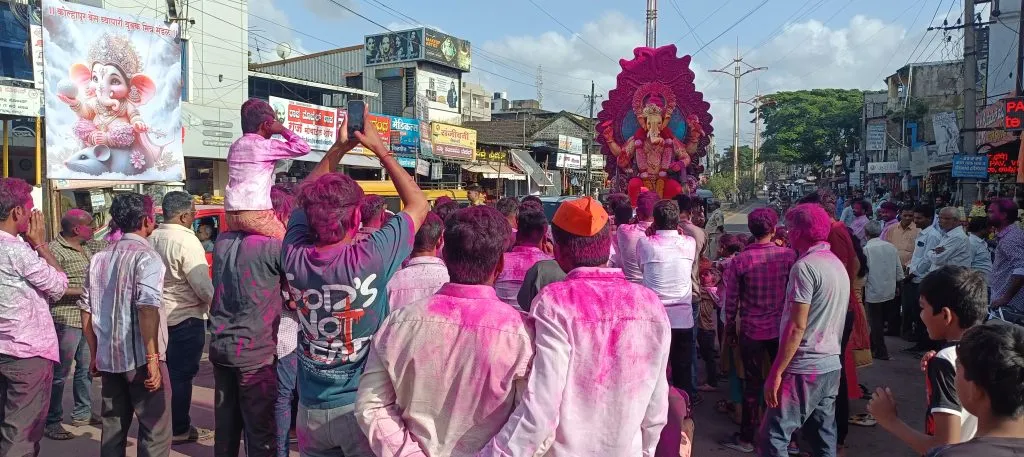 निपाणी भागात बाप्पांना भक्तिभावाने निरोप Farewell to Bappa with devotion in Nipani area