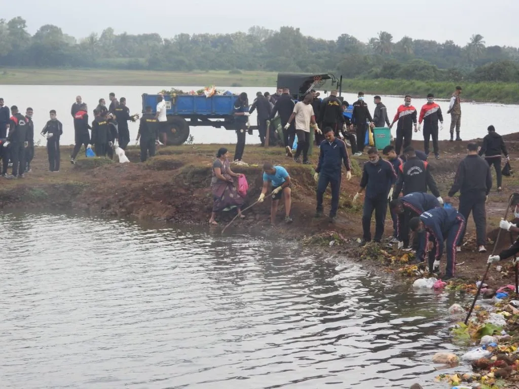 MLIRC cleans Savgaon Lake