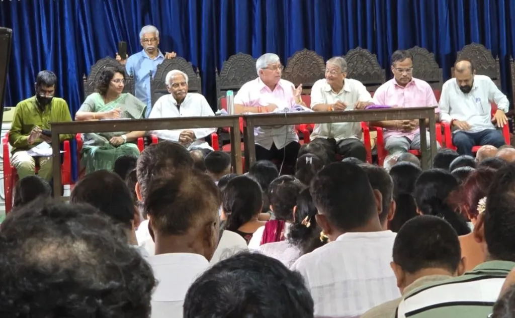 मराठी राजभाषा होणार ही काळ्या दगडावरची रेघ! will make Marathi the official language!