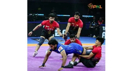 बेंगळूर बुल्सची हरियाणावर मात Bengaluru Bulls beat Haryana