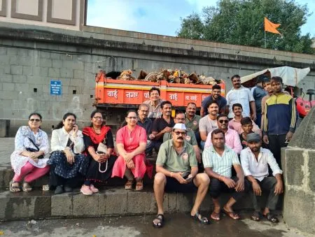 They rushed to protect the idols left out in the open...!