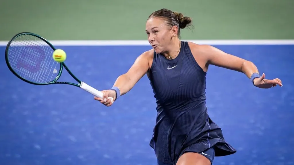 ओसाका, अॅनिसिमोव्हा, सिनर उपांत्य फेरीत Osaka, Anisimova, Sinner advance to semifinals