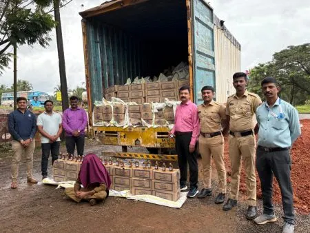 49 लाखाची अवैध विदेशी दारू वाहतूक करणाऱ्या कंटेनरसह चालक ताब्यात