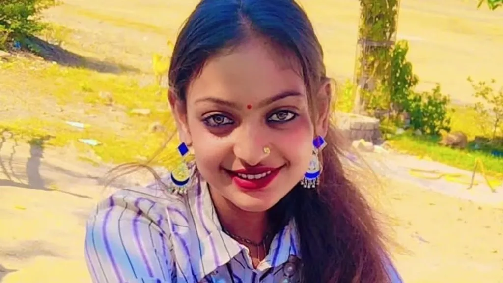 Monalisa to make her debut in South Indian cinema