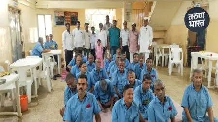 Solapur News: बोळकवठाच्या पोलीस पाटलांकडून खर्चाला फाटा, अनोखा सामाजिक उपक्रम Police Patil of Bolkawath Solapur taluka celebrated birthday of a girl