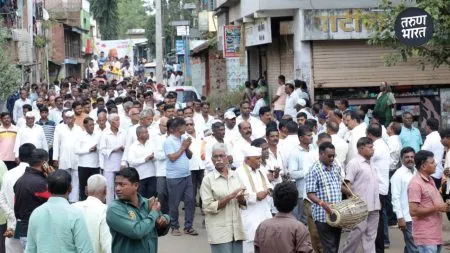 Nuclear Scientist Dr. Shivaram Bhoje: अणुशास्त्रज्ञ डॉ. शिवराम भोजे अनंतात विलीन funeral procession carrying garlands and flower bhoje passed away