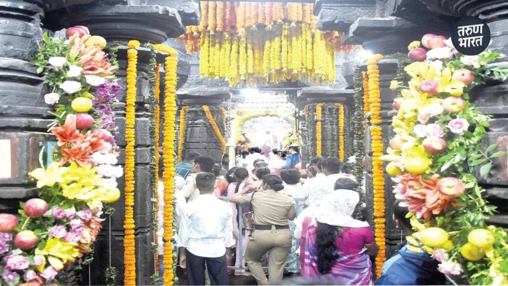 Karvir Nagar illuminated temples deities in the district illuminated