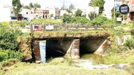 25 years ago near historic Shahu-era Kalamba Lake Sandwa area