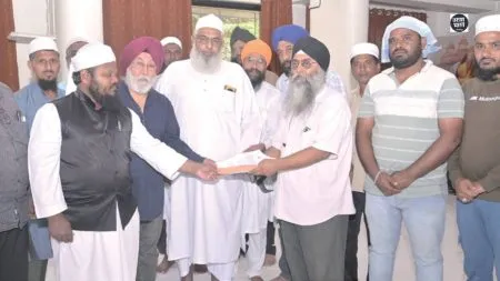 muslim-brothers-in-sangli-provide-assistance-to-flood-victims-in-punjab-marathi-news