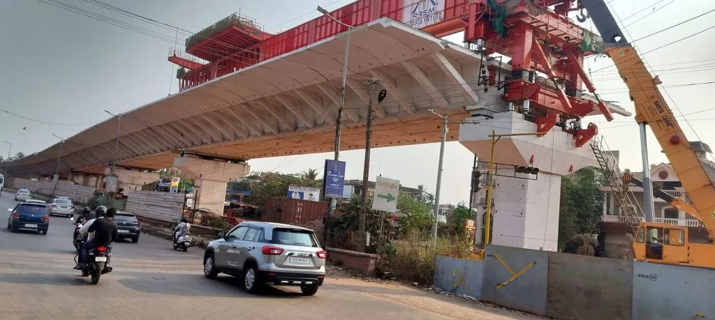 आराडी-सुकूर जंक्शनपासून सांगोल्डापर्यंत महामार्ग बंद Highway closed from Aradi-Sukkur junction to Sangolda