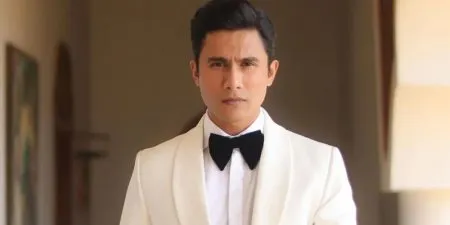 Ritwik Bhowmik to make his Bollywood debut