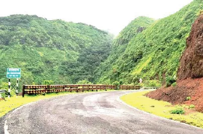 Traffic in Varandha Ghat, including Ambenali, finally restored to normal