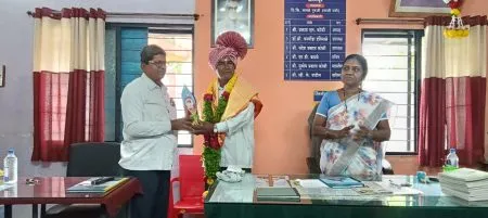 औराद येथे वृक्षारोपण कार्यक्रम व महासिद्ध हंडे यांचा सत्कार Tree Plantation Program and Felicitation of Mahasiddh Hande Held at Aurad