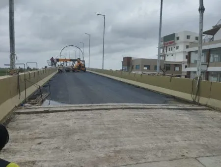 वसगडेत ‘महा रेल’ची मनमानी; शेतकऱ्यांमध्ये संतापाची लाट High-handedness of 'Maha Rail' in Vasagade; wave of anger among farmers