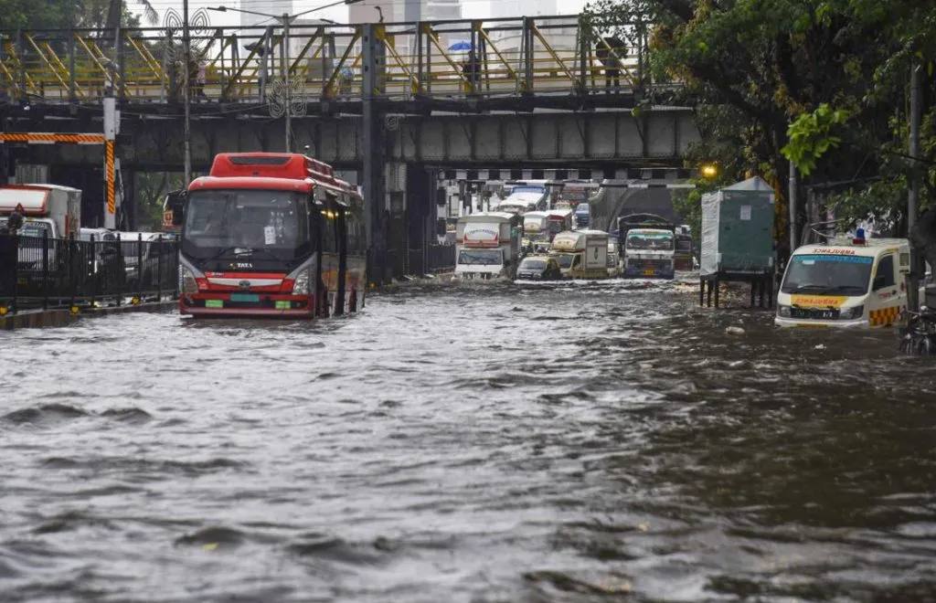परतीचे संकट The crisis of return