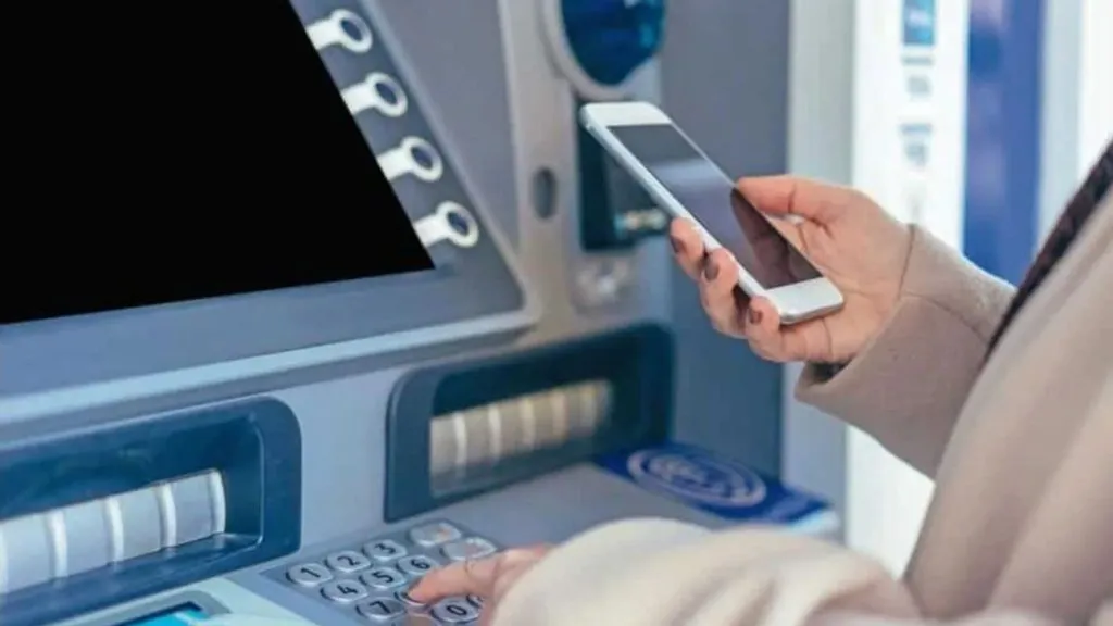 It's easier to withdraw money from ATMs without a card