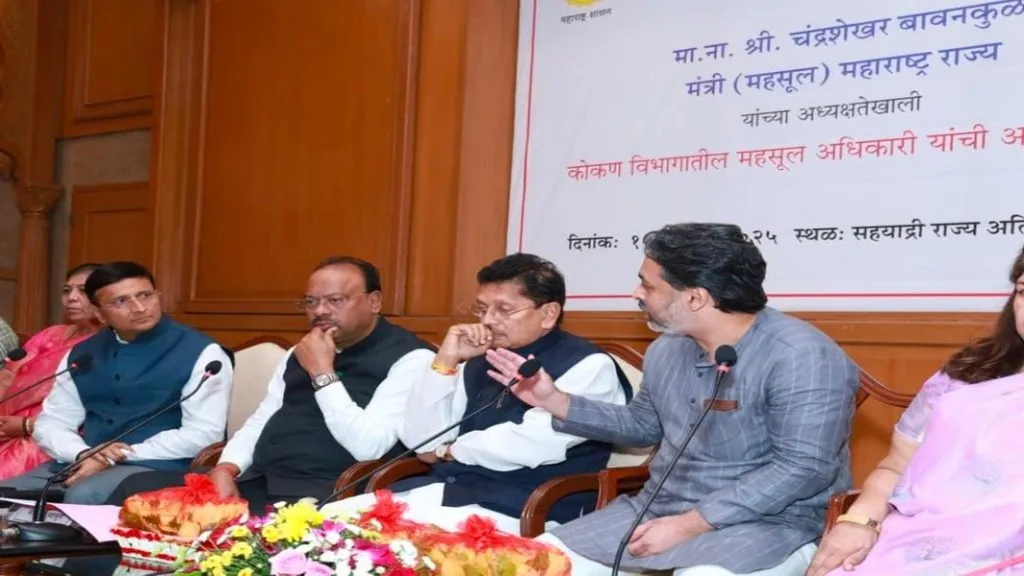 कोकणातील वाळू प्रश्न तीन महिन्यात निकाली काढा