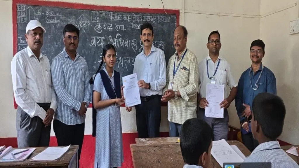 शाळा तेथे दाखला मोहिमेचा कुडाळला शुभारंभ