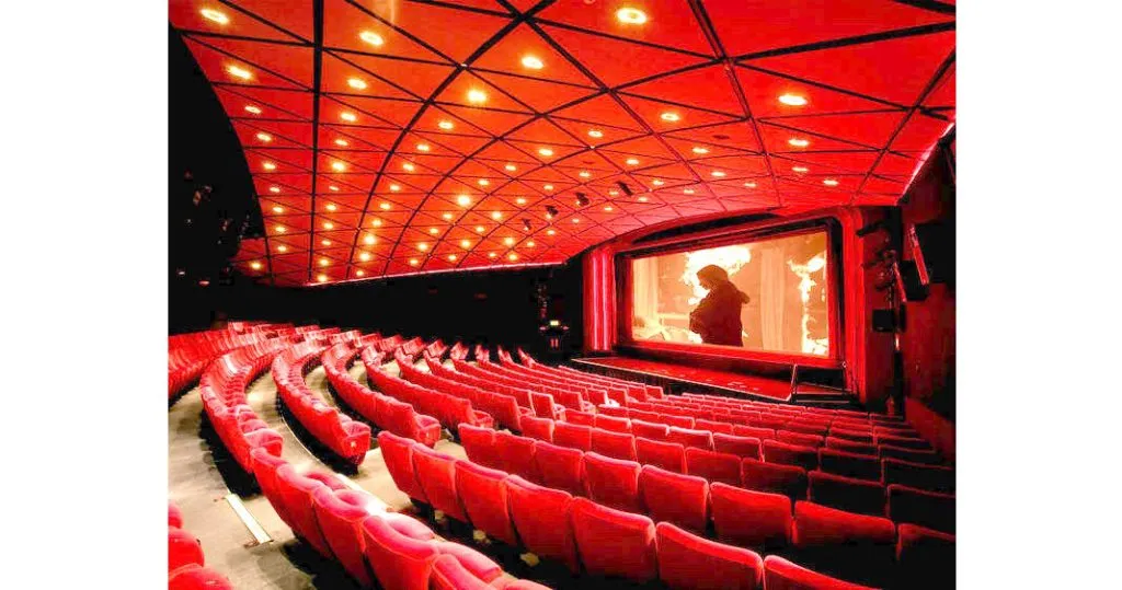 चित्रपट तिकीट दराच्या आदेशाला अंतरिम स्थगिती Interim stay on movie ticket price order