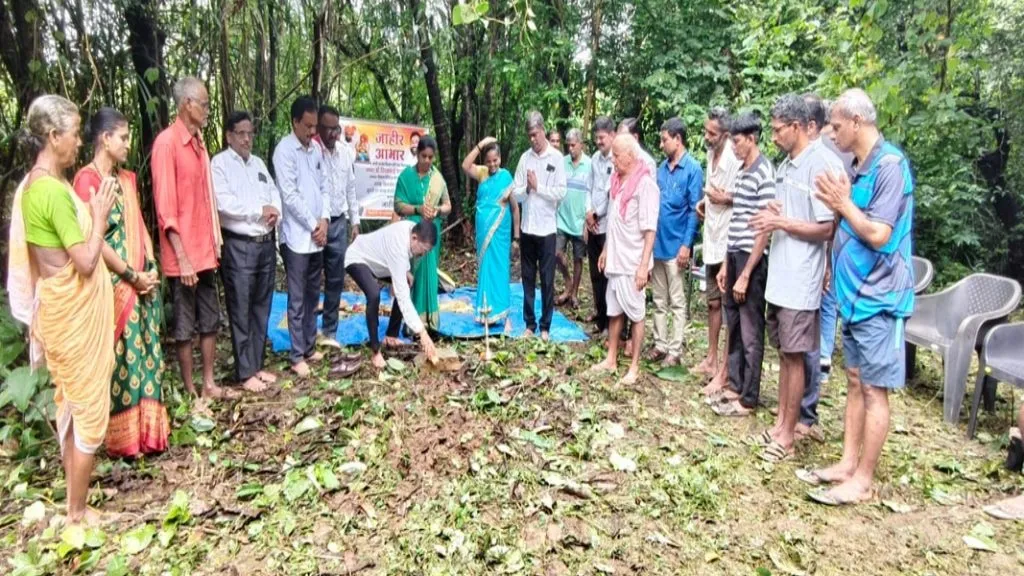 होडावडा-पुनदळवीवाडी येथे विसर्जन घाटाचे भूमिपूजन