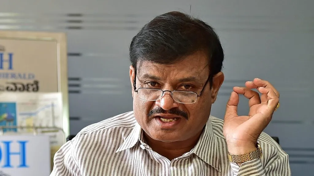 MLA Muniratna gets clean chit in torture case