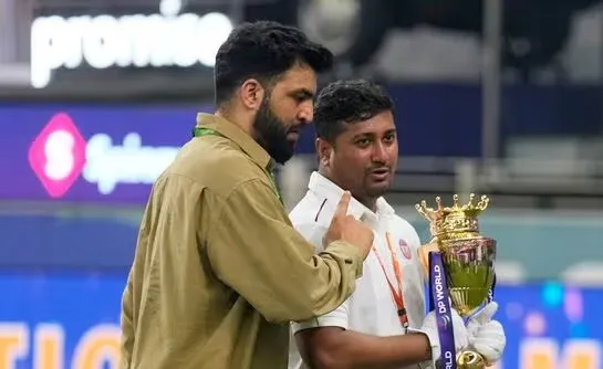 नो.. नो.. नेव्हर नक्वींच्या हातून टीम इंडियाने ट्रॉफी नाकारलीच!