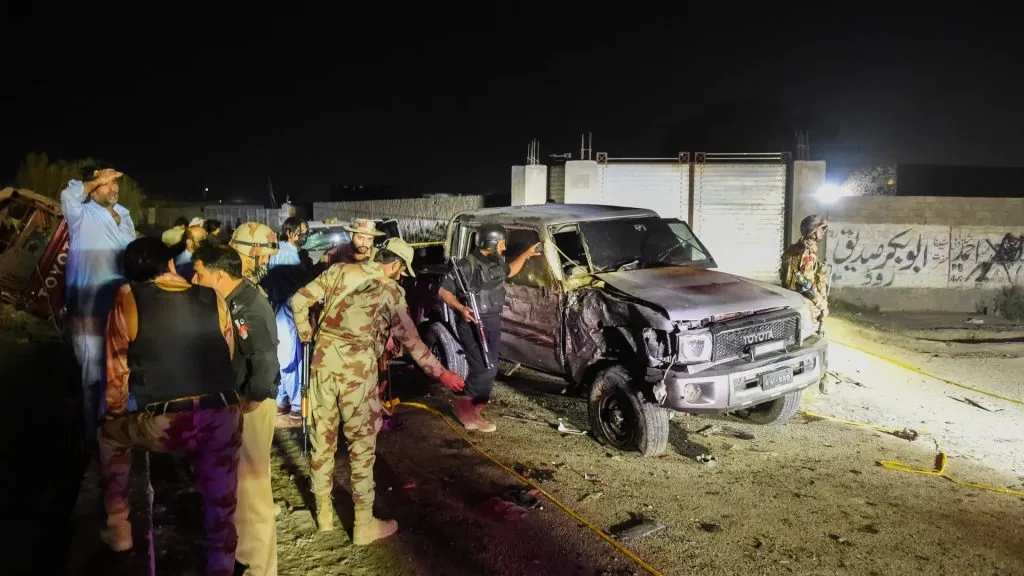 4 killed, 30 injured in blast in Pakistan